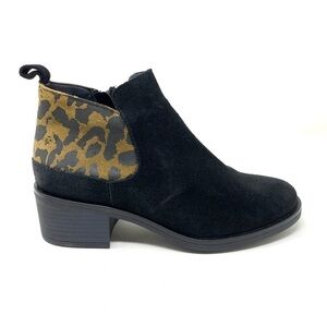 Clarks Women's Memi Zip Leopard Print Suede Ankle Boots 26163531